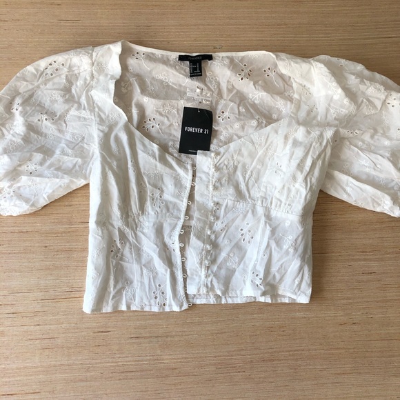 Beautiful blouse - Picture 1 of 3